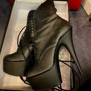 Black pleaser boots